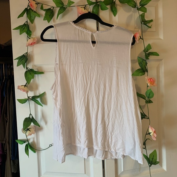 Sleeveless Crochet Detail Top - Picture 3 of 3